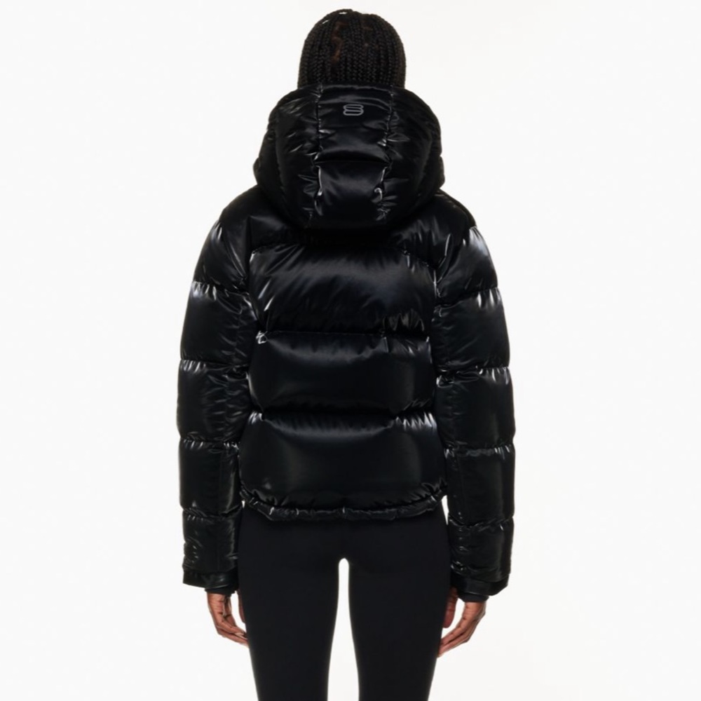 Aritzia The Super Puff Shorty Cropped puffer jacket black liquid shine - Picture 7 of 11